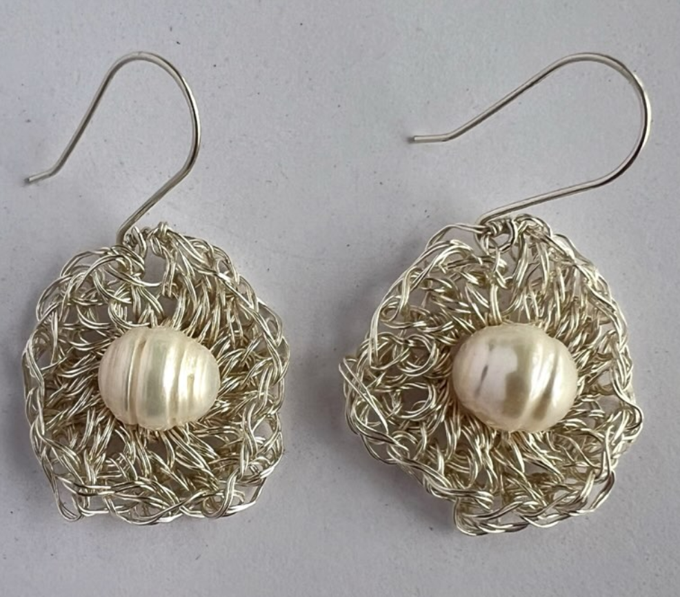 Silver crochet earrings with pearl